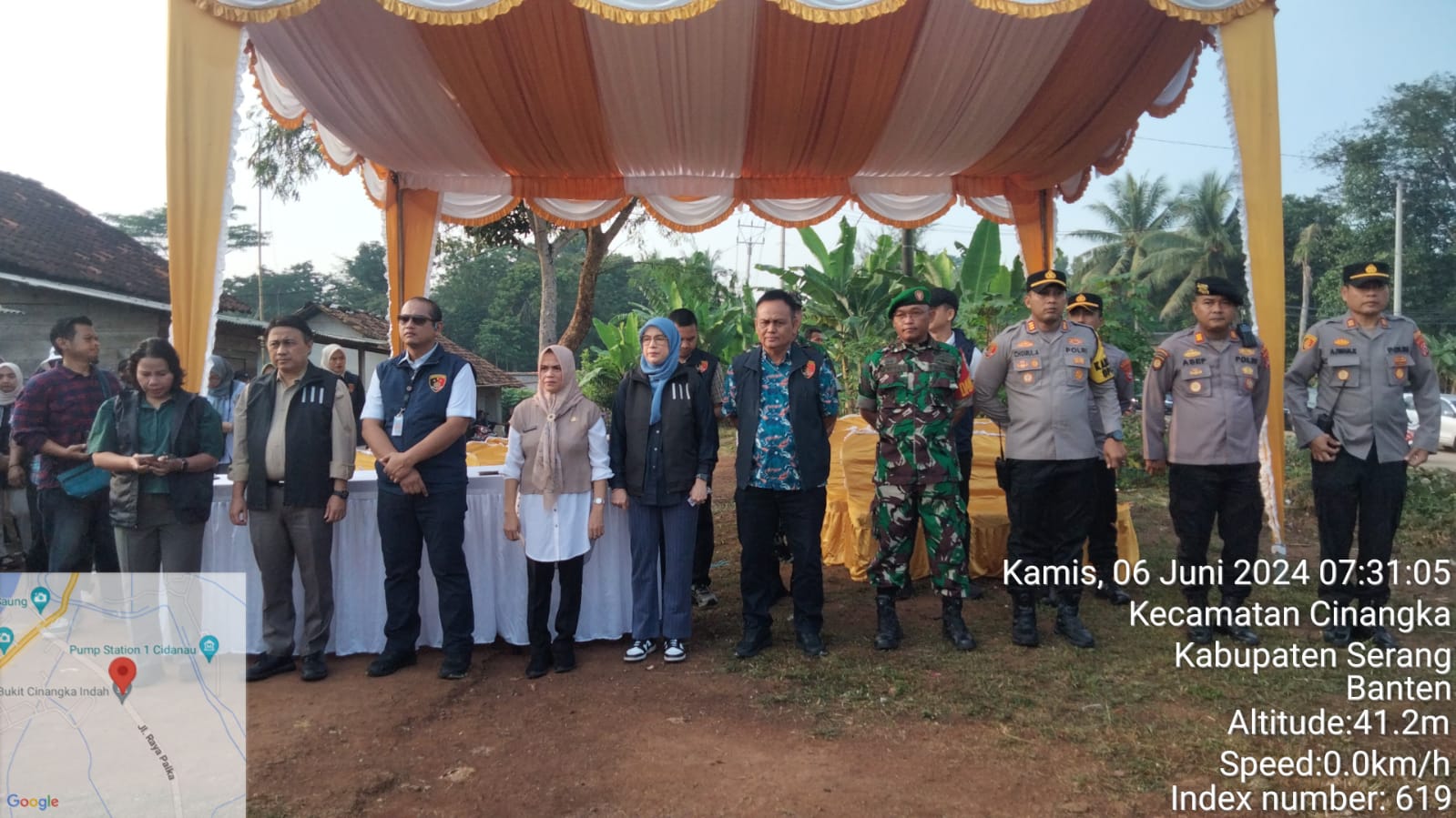 camat-cinangka-tuti-setiawati-se-mendampingi-tim-satgas-blbi-dalam-pemasangan-plang-aset-properti-ex-blbi