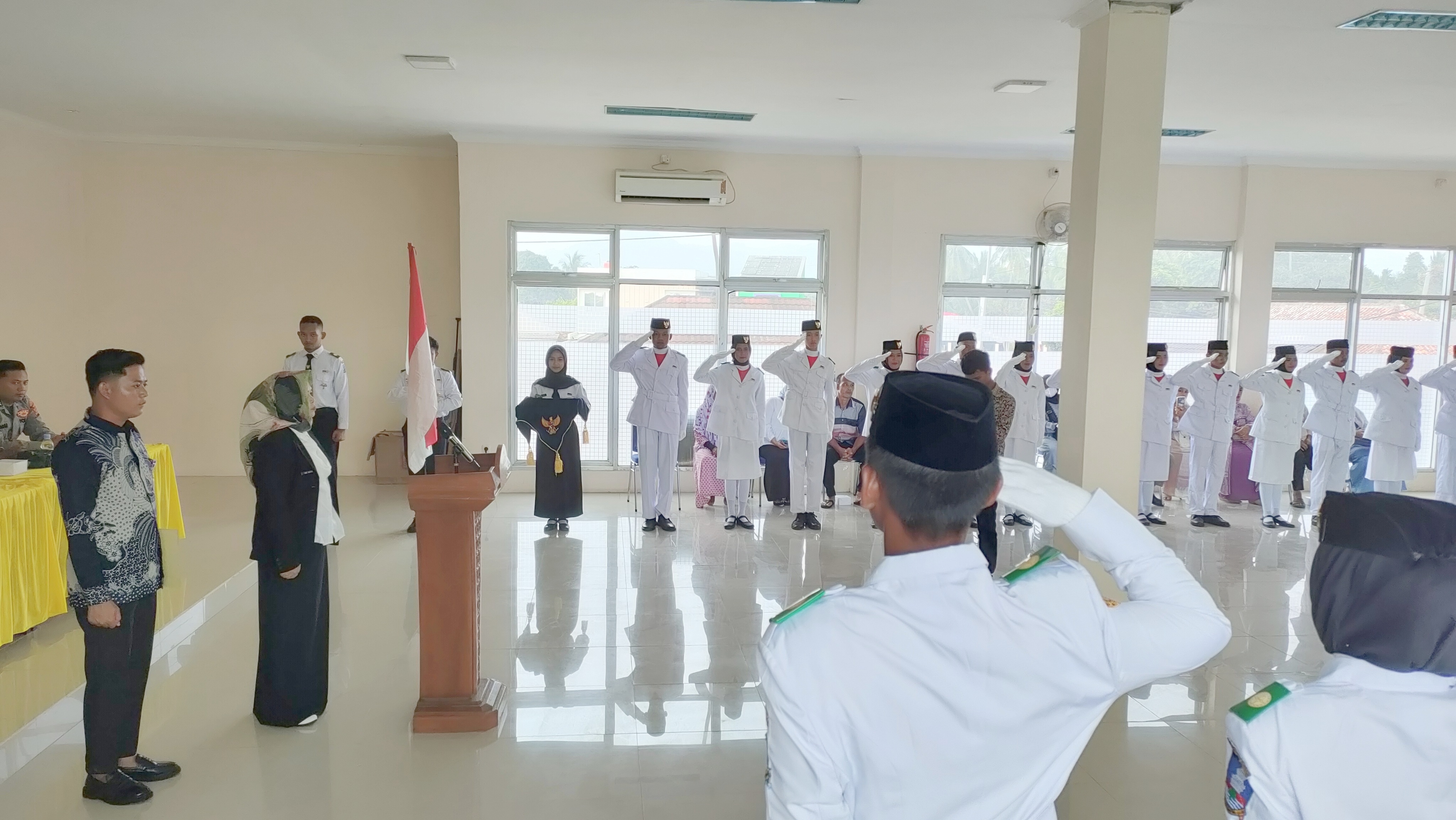 pengukuhan-paskibraka-hut-ri-ke-80-tahun-2025-kecamatan-cinangka